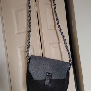 Crossbody purse